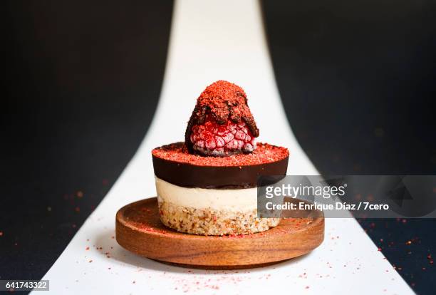 raspberry cheesecake for one - gourmet stock pictures, royalty-free photos & images