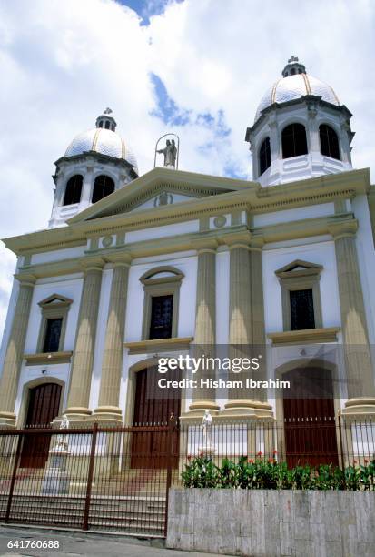 national pantheon, caracas, venezuela - caracas venezuela fotografías e imágenes de stock