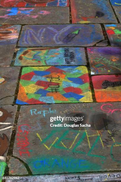 chalk art on the concrete sidewalk - gehweg stock-grafiken, -clipart, -cartoons und -symbole