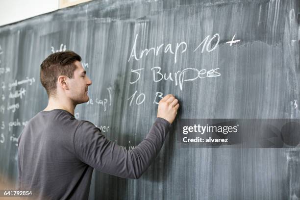 Bodybuilder Writing 140 Male Body Builder Drawing Stock Photos, High-Res Pictures, and ...
