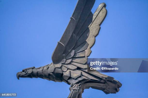 palacio de bellas artes in alameda, mexico city - bandera actual de méxico fotografías e imágenes de stock