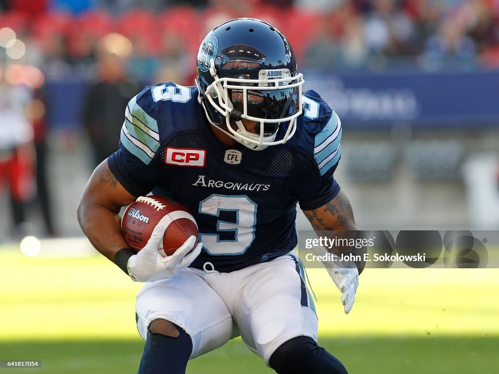 Calgary Stampderes v Toronto Argonauts