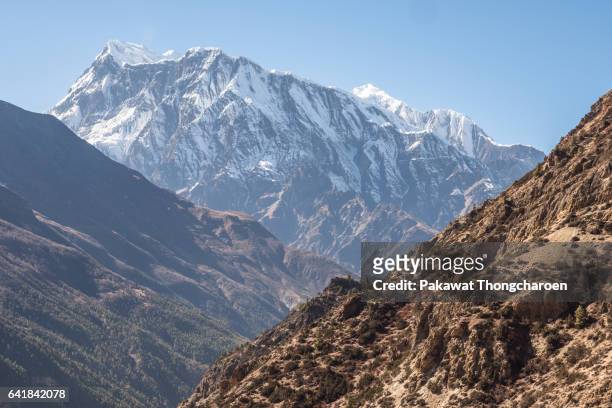 annapurna iii, annapurna conservation area, nepal - annapurna conservation area stockfoto's en -beelden