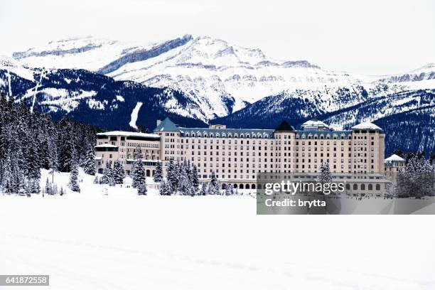 winter pauzes - fairmont hotel stockfoto's en -beelden