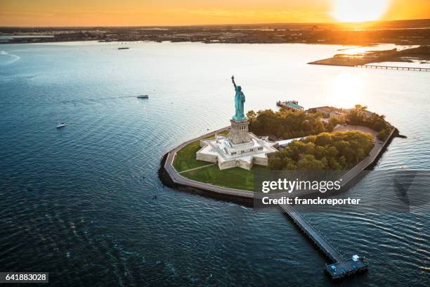 aerial view of the statue of liberty - staten island stock pictures, royalty-free photos & images