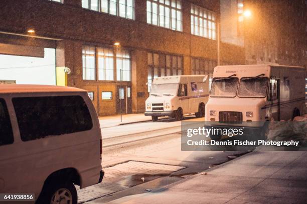 new york city mail cars during winter - street light post stock pictures, royalty-free photos & images