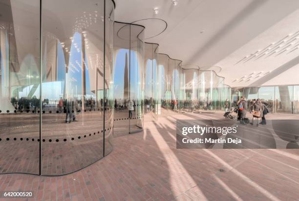 inside elbphilharmonie hdr - elbphilharmonie innen stock-fotos und bilder