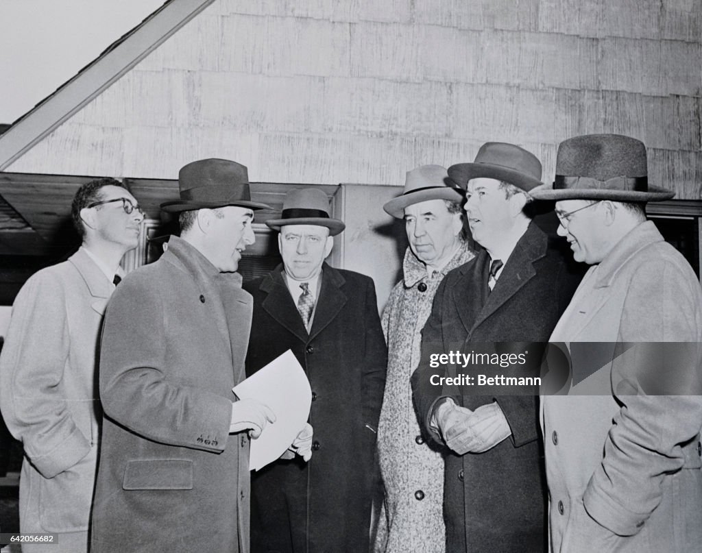 Senators and Builders Talking