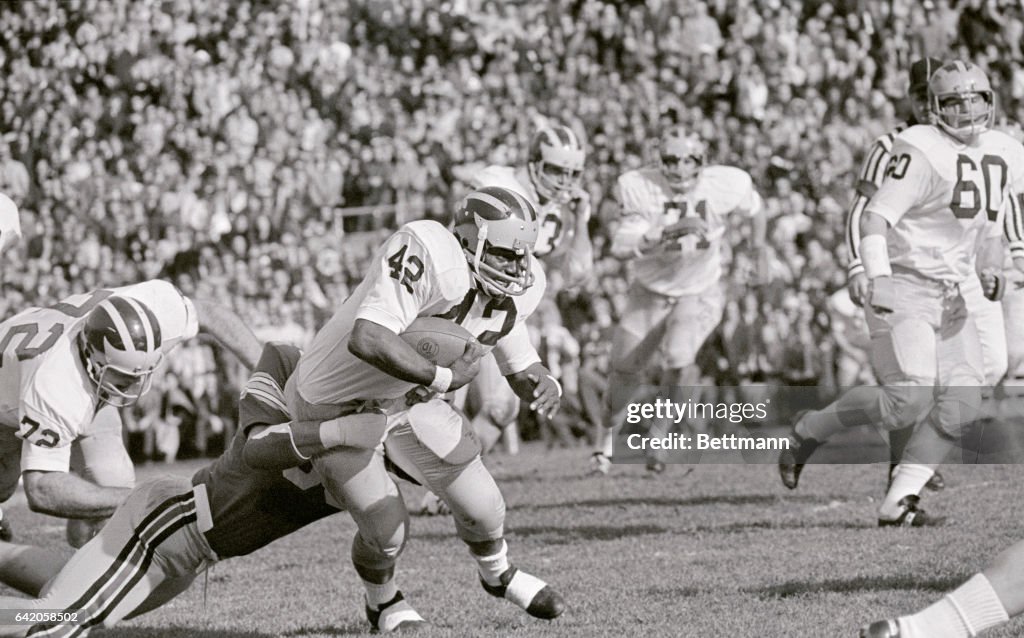 Jam White Stopping Bill Taylor from Making First Down