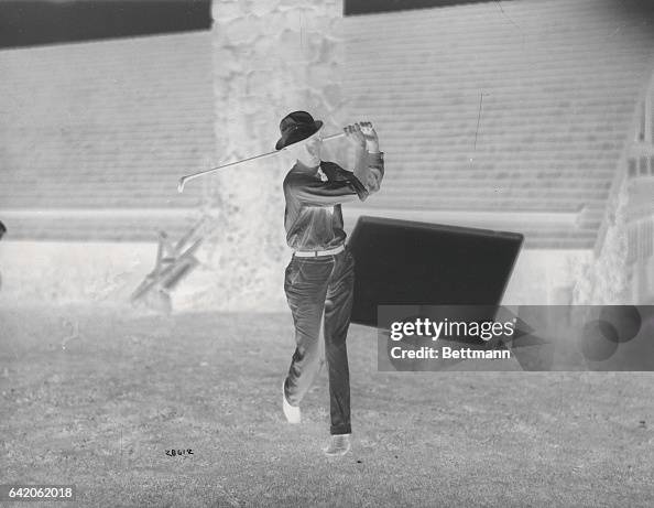 James M. Barnes Swinging Golf Club James M. Barnes Swinging Golf Club