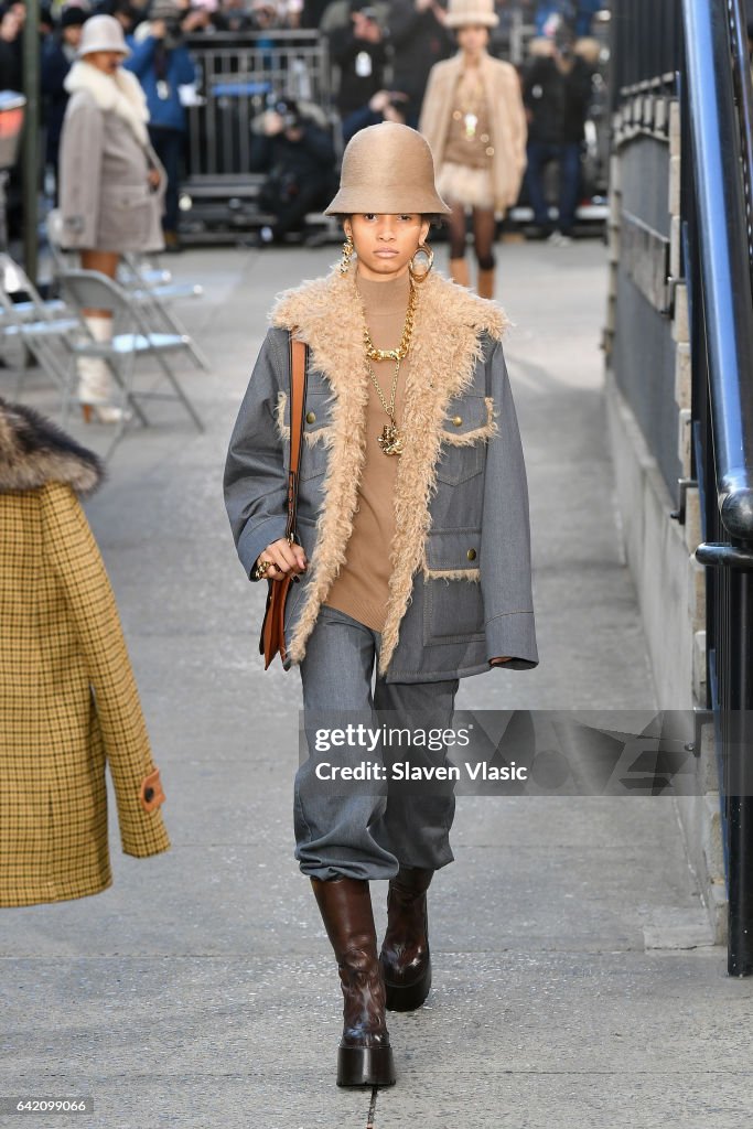 Marc Jacobs Fall 2017 Show - Runway