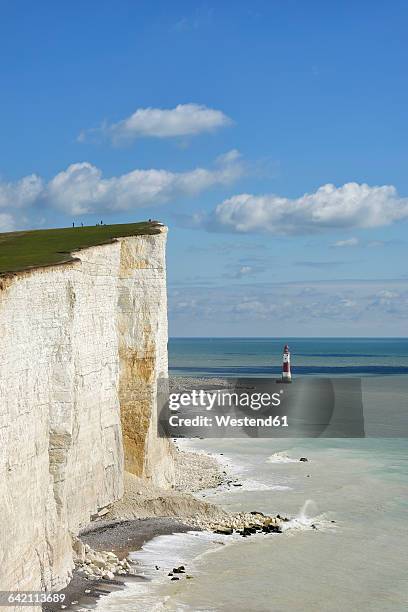 england, sussex, eastbourne, seven sisters country park, beachy head, lighthouse and seven sisters chalk cliffs - beachy head stock pictures, royalty-free photos & images
