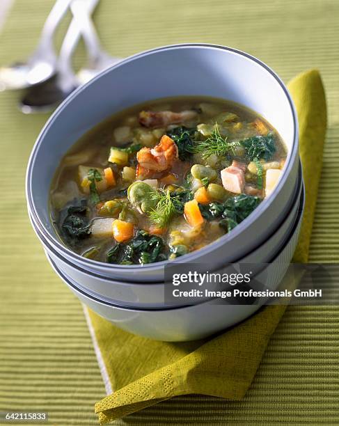 soup la pancetta - lattuga fotografías e imágenes de stock