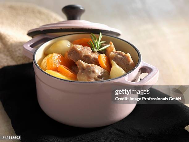 meat stew with carrots and potatoes - pot au feu stock-fotos und bilder