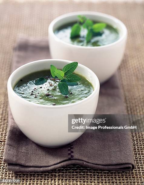 pea and mint soup - pea and mint soup stock pictures, royalty-free photos & images