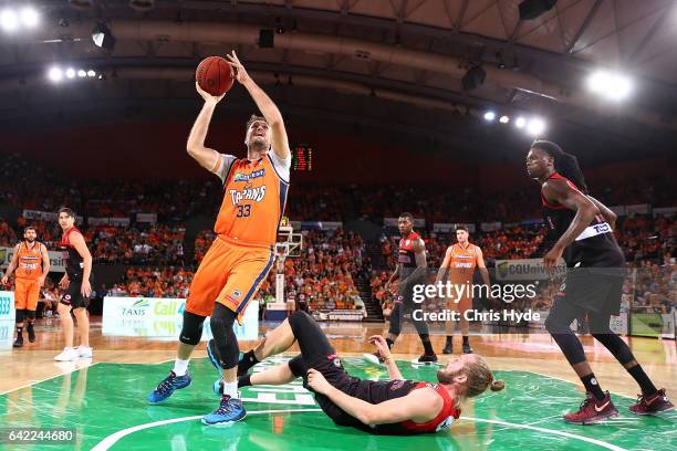 Mark worthington of the Taipans shoots during the NBL Semi Final Game 1 match between Cairns Taipans and Perth Wildcats at Cairns Convention Centre...