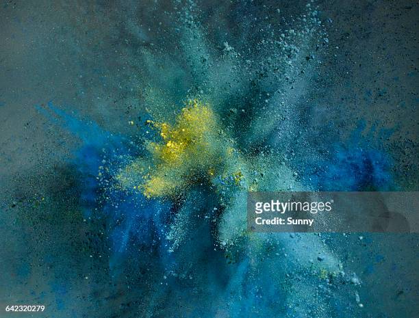 powder explosion - immagine a colori stock pictures, royalty-free photos & images