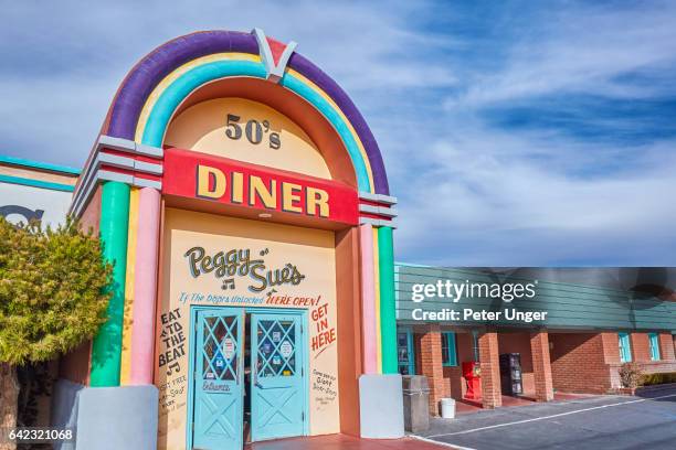 peggy sue's 50's dinner,nevada,usa - diner at the highway stock pictures, royalty-free photos & images