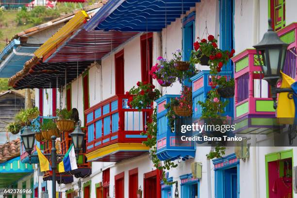 colourful balconies in colombia - salento foto e immagini stock
