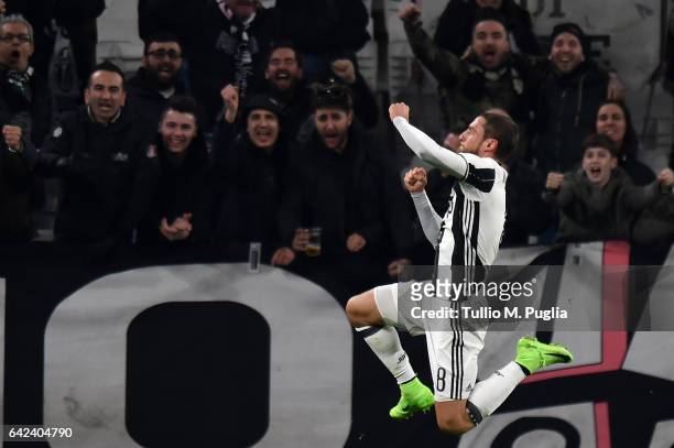 Claudio Marchisio of Juventus celebrates after scoring the opening goal during the Serie A match between Juventus FC and US Citta di Palermo at...