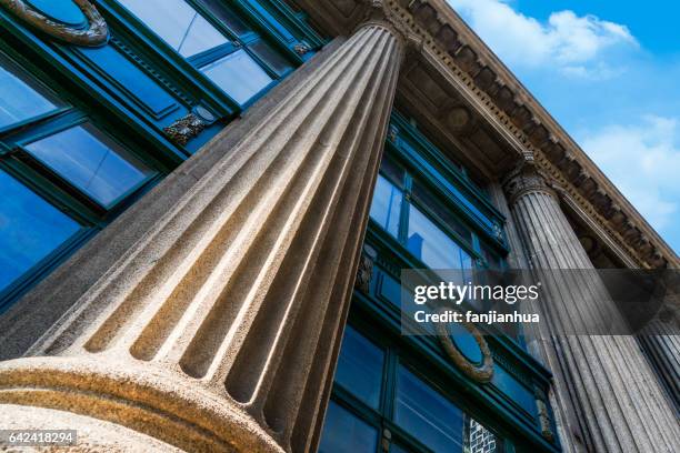 grey marble column details on building - public building fotografías e imágenes de stock