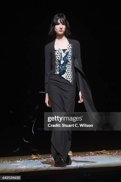 CHALAYAN - Runway - LFW February 2017 CHALAYAN - Runway - LFW February 2017