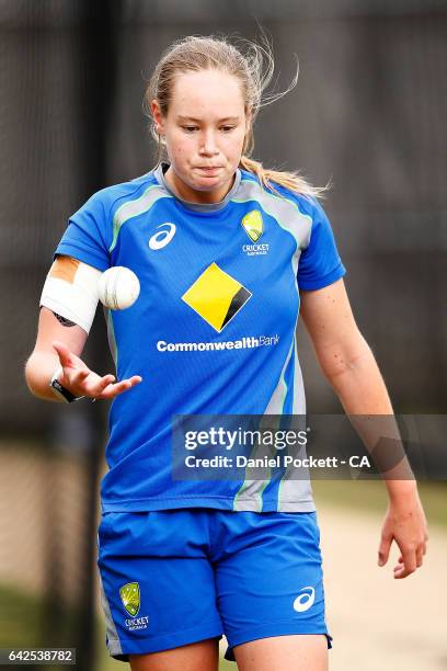 Lauren Cheatle prepares to bowl during a Southern Stars training session at Melbourne Cricket Ground on February 18, 2017 in Melbourne, Australia.