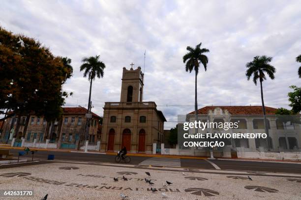 old buildings in the city of miranda in the mato grosso do sul wetlands in brazil. - antiguidade stock pictures, royalty-free photos & images