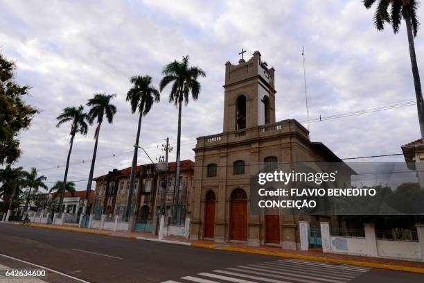 old buildings in the city of miranda in the mato grosso do sul wetlands in brazil. - estrutura construída stock pictures, royalty-free photos & images