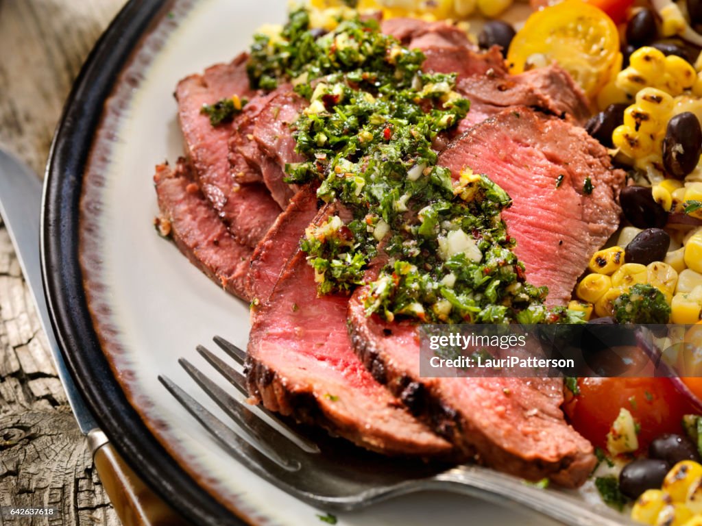 Middelgrote zeldzame entrecote met Chimichurri saus