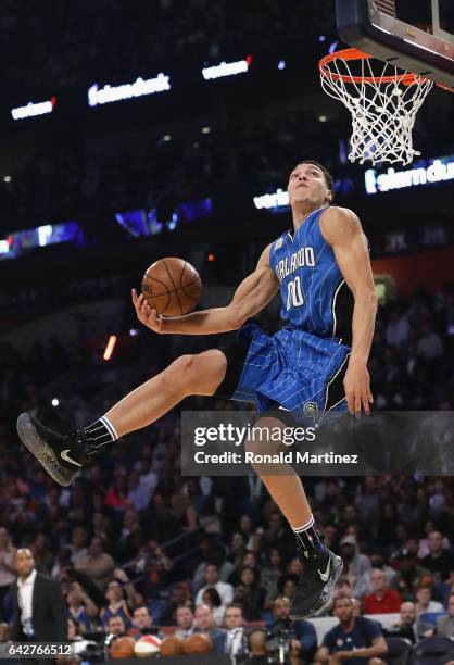 Aaron Gordon of the Orlando Magic competes in the 2017 Verizon Slam Dunk Contest at Smoothie King Center on February 18, 2017 in New Orleans,...