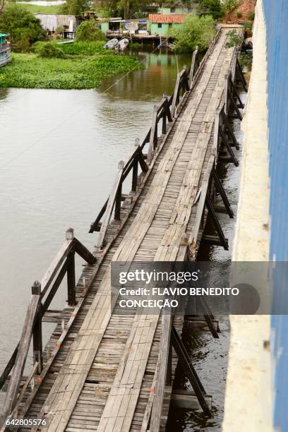 bridge over the miranda river on the pantanal park road - estrada principal estrada stock pictures, royalty-free photos & images