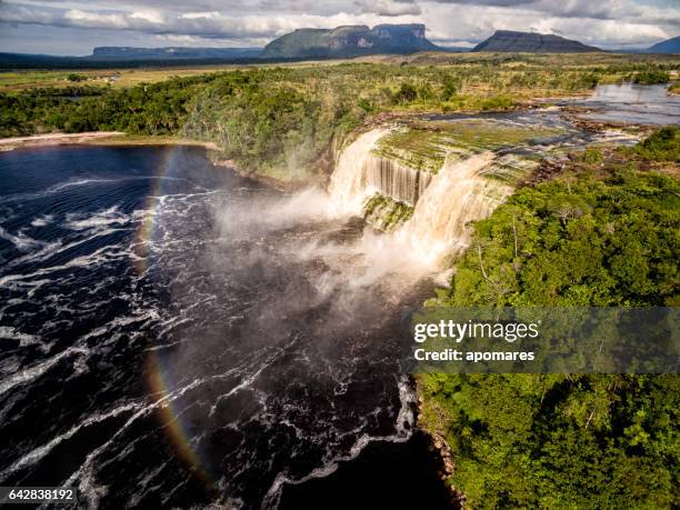 el hacha waterfall at aerial view. canaima national park, venezuela - saldos stock pictures, royalty-free photos & images