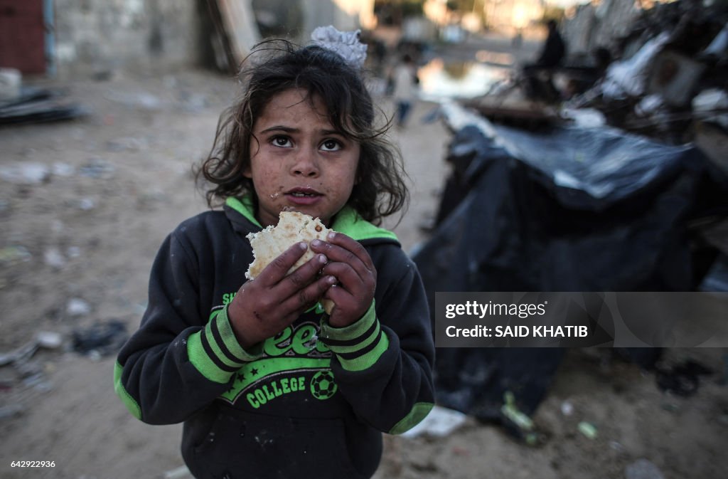 TOPSHOT-PALESTINIAN-GAZA-ISRAEL-CONFLICT-DAILY LIFE