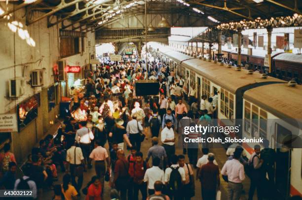 train on railway in sri lanka - colombo stock pictures, royalty-free photos & images