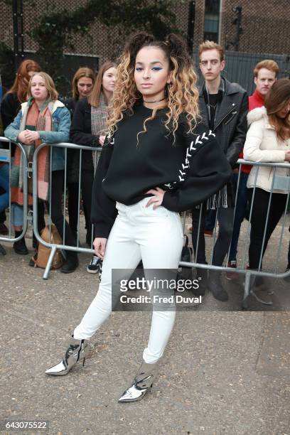 Ella Eyre arrives at the Topshop Unique show during the London Fashion Week February 2017 collections on February 19, 2017 in London, England.