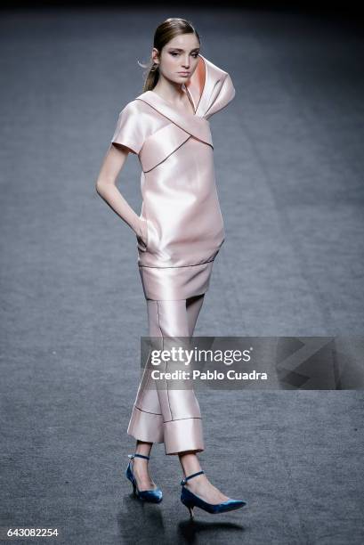 Model walks the runway at the 2nd Skin Co show during the Mercedes-Benz Madrid Fashion Week Autumn/Winter 2017 at Ifema on February 20, 2017 in...