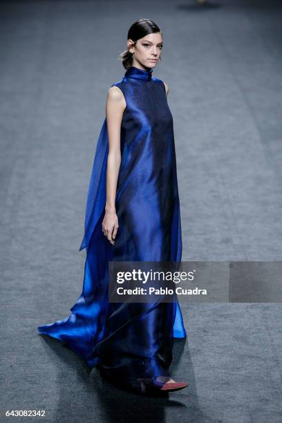 Model walks the runway at the 2nd Skin Co show during the Mercedes-Benz Madrid Fashion Week Autumn/Winter 2017 at Ifema on February 20, 2017 in...