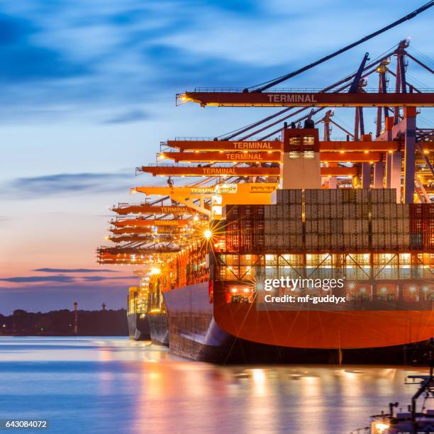 containerterminal - europa figuren uit de klassieke mythologie stockfoto's en -beelden
