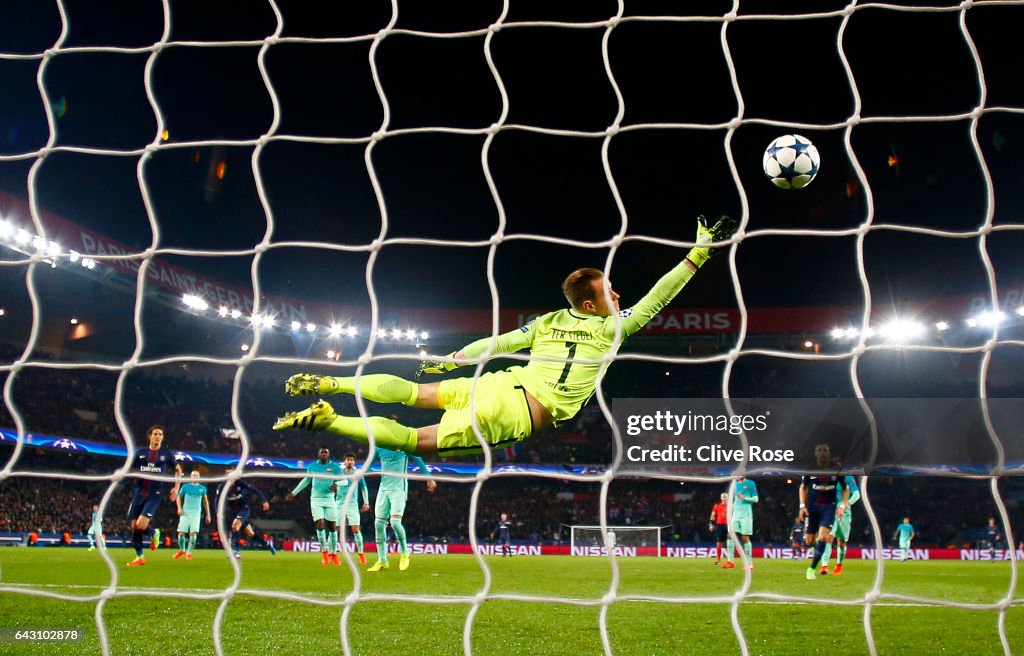 Paris Saint-Germain v FC Barcelona - UEFA Champions League Round of 16: First Leg