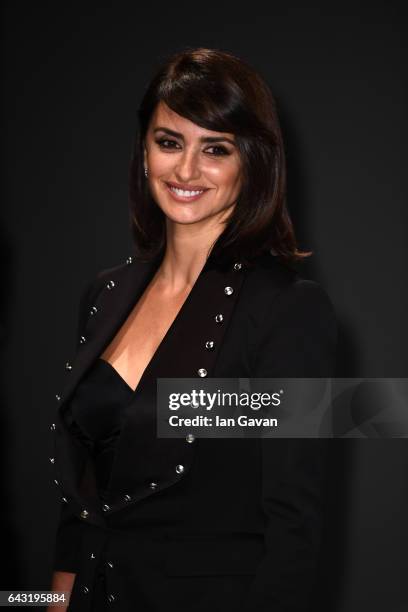 Actress Penelope Cruz wearing Burberry attends the Burberry February 2017 Show during London Fashion Week February 2017 at Makers House on February...