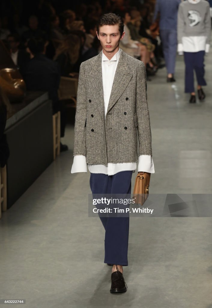 Burberry - Runway - LFW February 2017