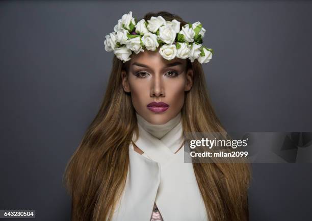 flower crown - flower crown stock pictures, royalty-free photos & images