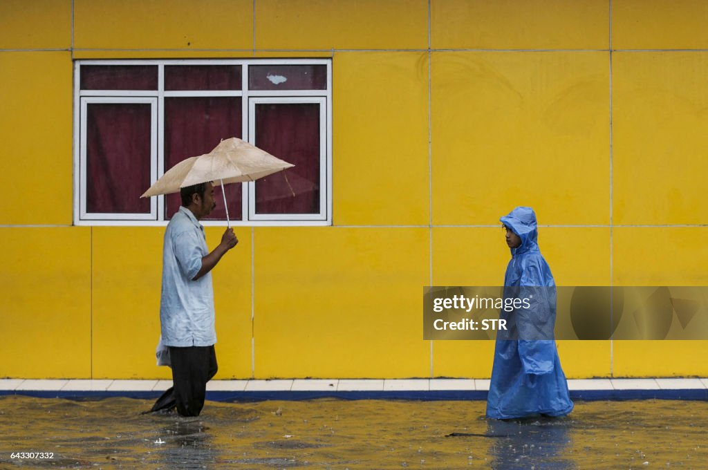 TOPSHOT-INDONESIA-FLOODS