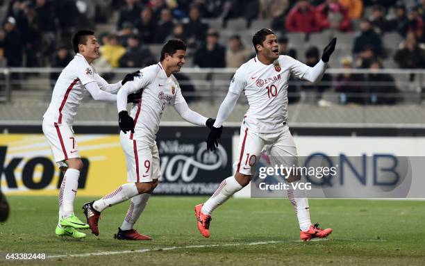 Hulk of Shanghai SIPG celebrates with teammates during the AFC Asian Champions League group match between FC Seoul and Shanghai SIPG at Seoul World...