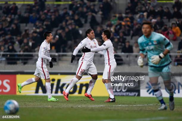 Hulk of Shanghai SIPG celebrates with teammates during the AFC Asian Champions League group match between FC Seoul and Shanghai SIPG at Seoul World...