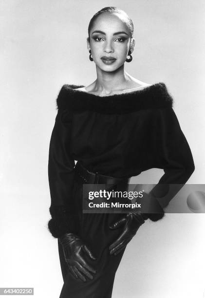Samea Singer 4,851 Sade Stock Photos, High-Res Pictures, and Images - Getty Images
