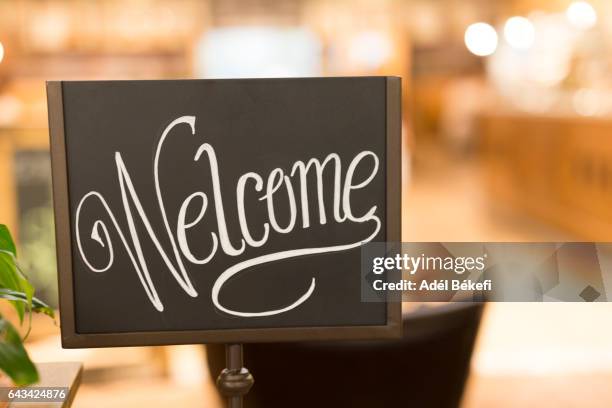 welcome sign - welcome sign stock pictures, royalty-free photos & images