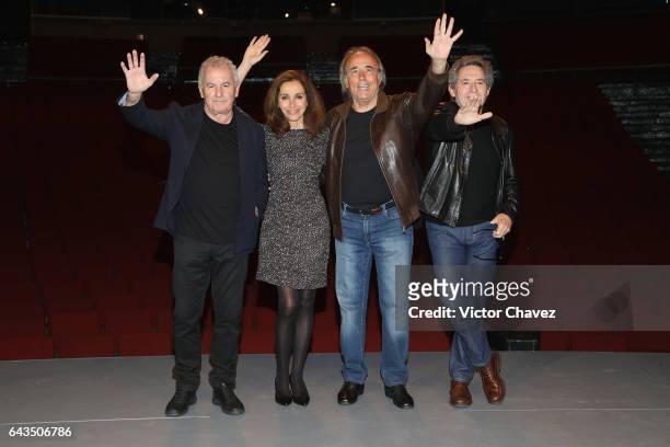 Singers Victor Manuel, Ana Belen, Joan Manuel Serrat and Miguel Rios attend a press conference to promote their tour "El Gusto Es Nuestro 20 Anos" at...
