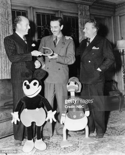 Pictured: Amos 'n' Andy's Freeman Gosden, Mickey Mouse, Walt Disney, Donald Duck, Amos 'n' Andy's Charles Correll circa December 1937 --